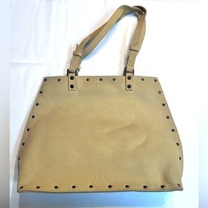Pre-Owned XOXO Tan Handbag